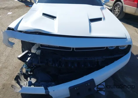 2021 Dodge Challenger Sxt z USA, uszkodzony, nr VIN 2C3CDZAG5MH586461